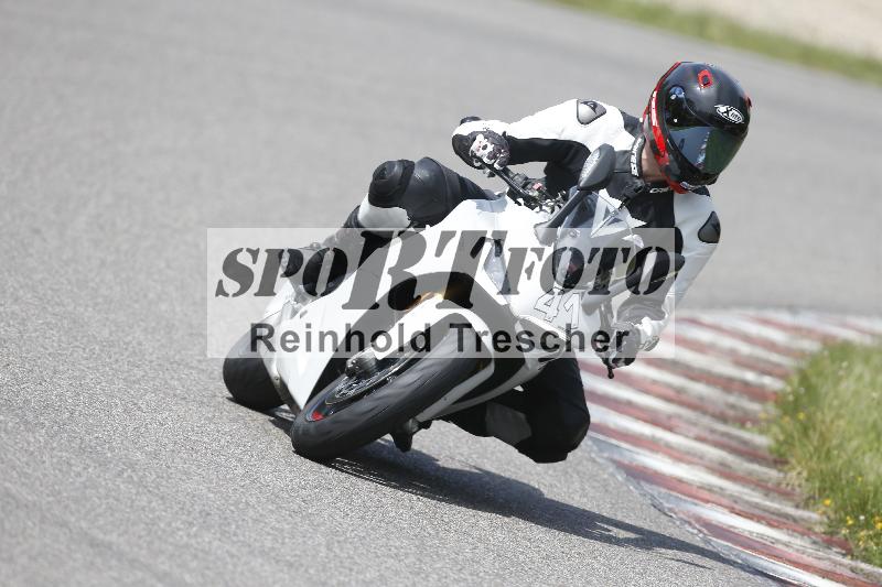 /27 12.06.2025 Ducati Schweiz Trackday Warmup  ADR/blau-bleu/41
